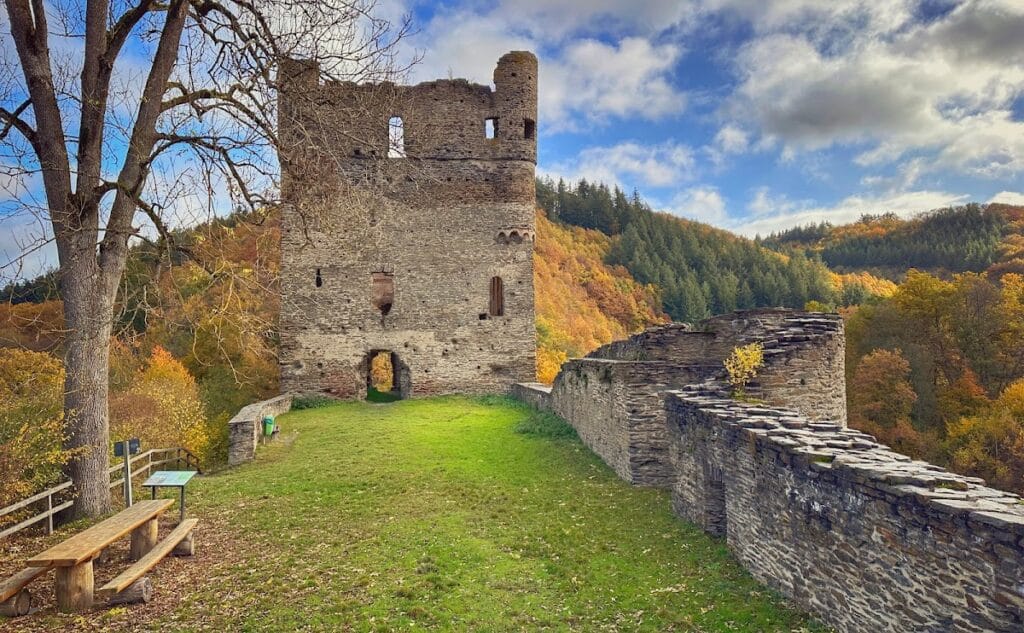 Burg Balduinseck: A Medieval Castle Ruin in Buch, Germany 7 Burg Balduinseck