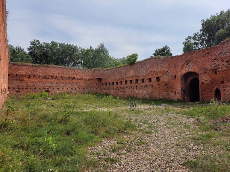 Dybów Castle: A Historic Fortress in Toruń, Poland