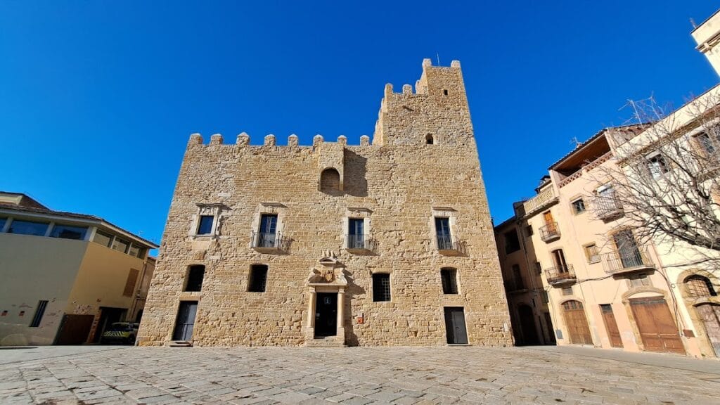 Castell de la Bisbal: The Former Episcopal Palace of Girona 1 Castell de la Bisbal