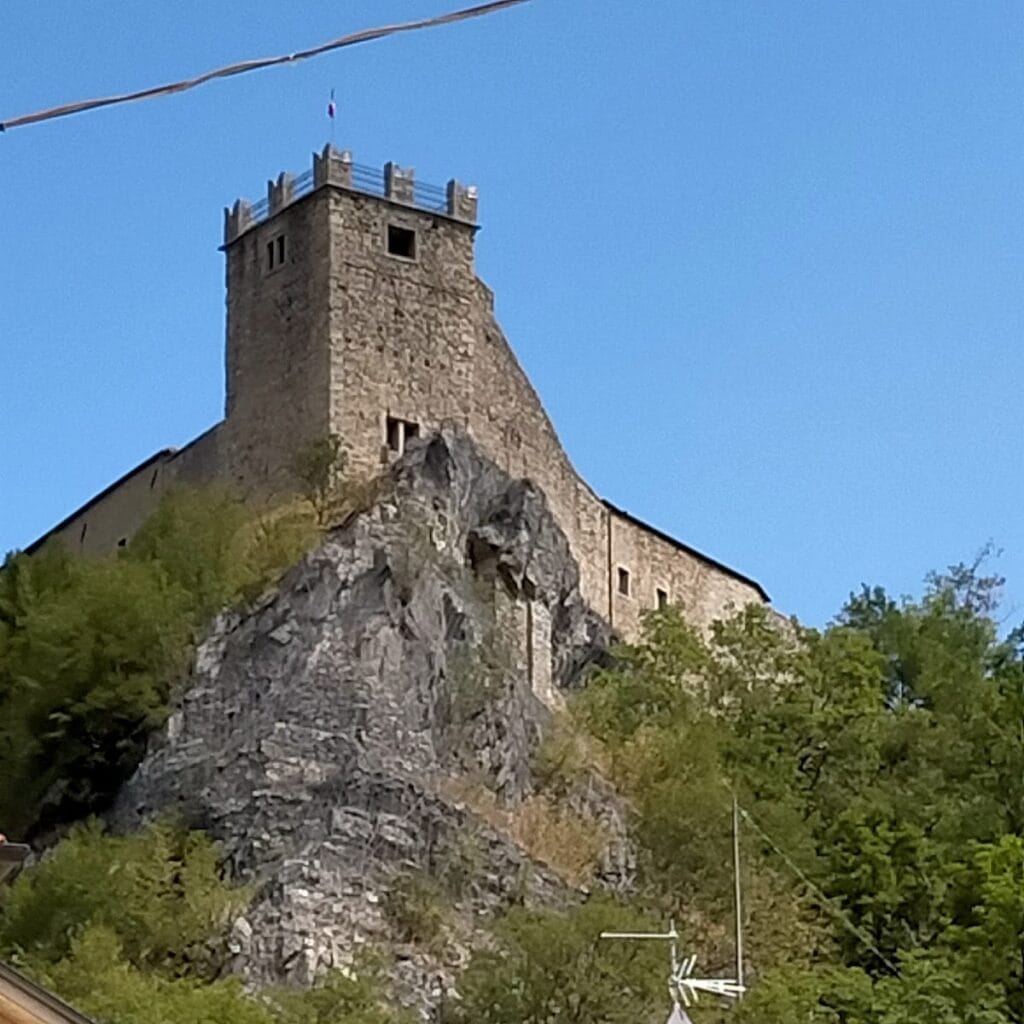 Castello di Sestola: A Sixteenth-Century Fortress in Italy 1 Castello di Sestola