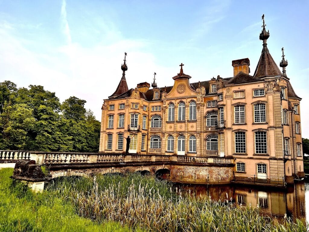 Poeke Castle
