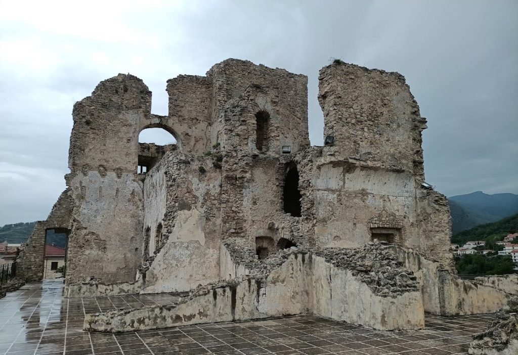 Castello della Valle: A Hilltop Fortification in Calabria 2 Castello della Valle