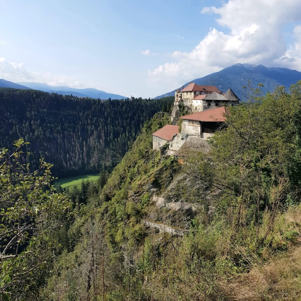 Rodenegg Castle