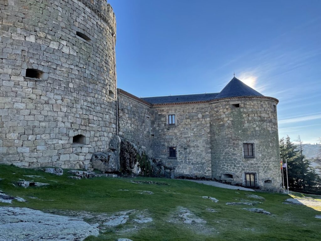 Castillo-Palacio de Magalia: A Historic Renaissance Castle in Las Navas del Marqués, Spain 7 Castillo-Palacio de Magalia