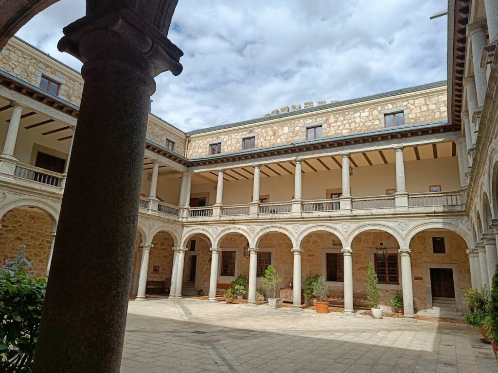 Castillo-Palacio de Magalia: A Historic Renaissance Castle in Las Navas del Marqués, Spain 9 Castillo-Palacio de Magalia