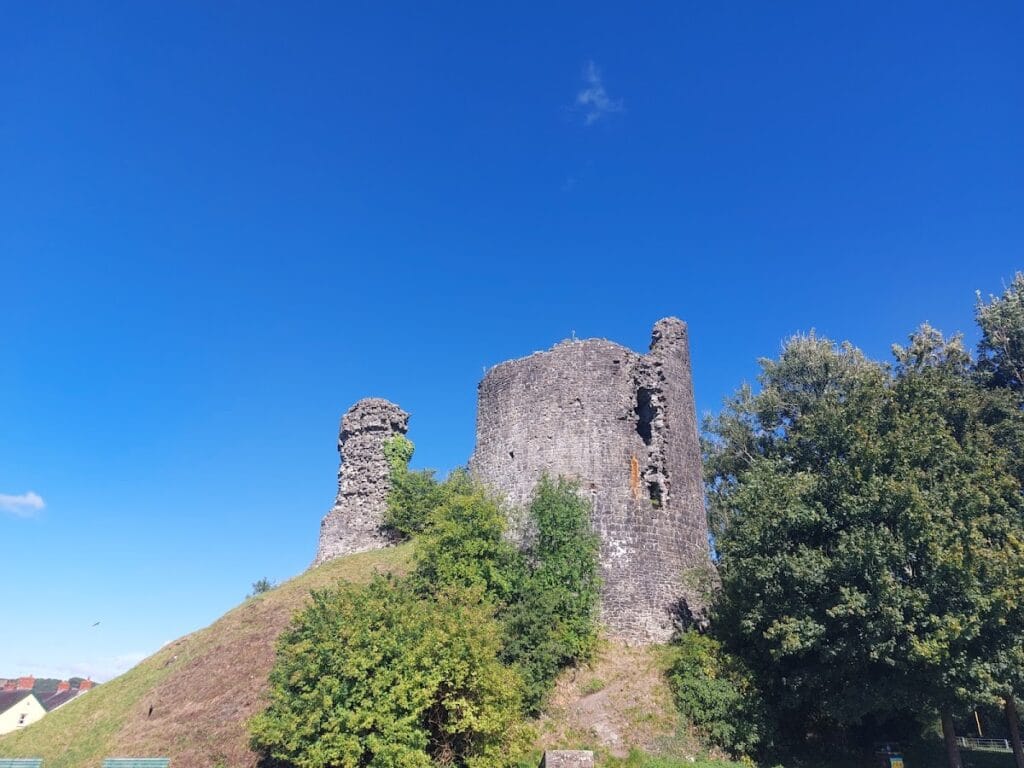 Llandovery Castle: A Strategic Anglo-Norman Fortress in Wales 1 Llandovery Castle