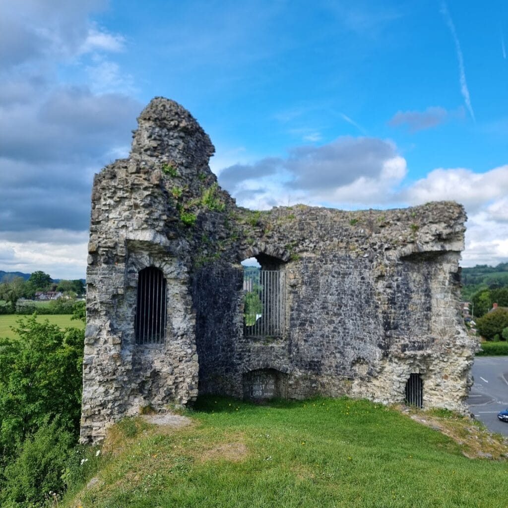 Llandovery Castle: A Strategic Anglo-Norman Fortress in Wales 2 Llandovery Castle