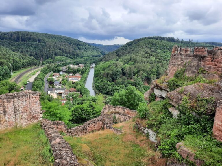 Château de Lutzelbourg: A Medieval Castle in France