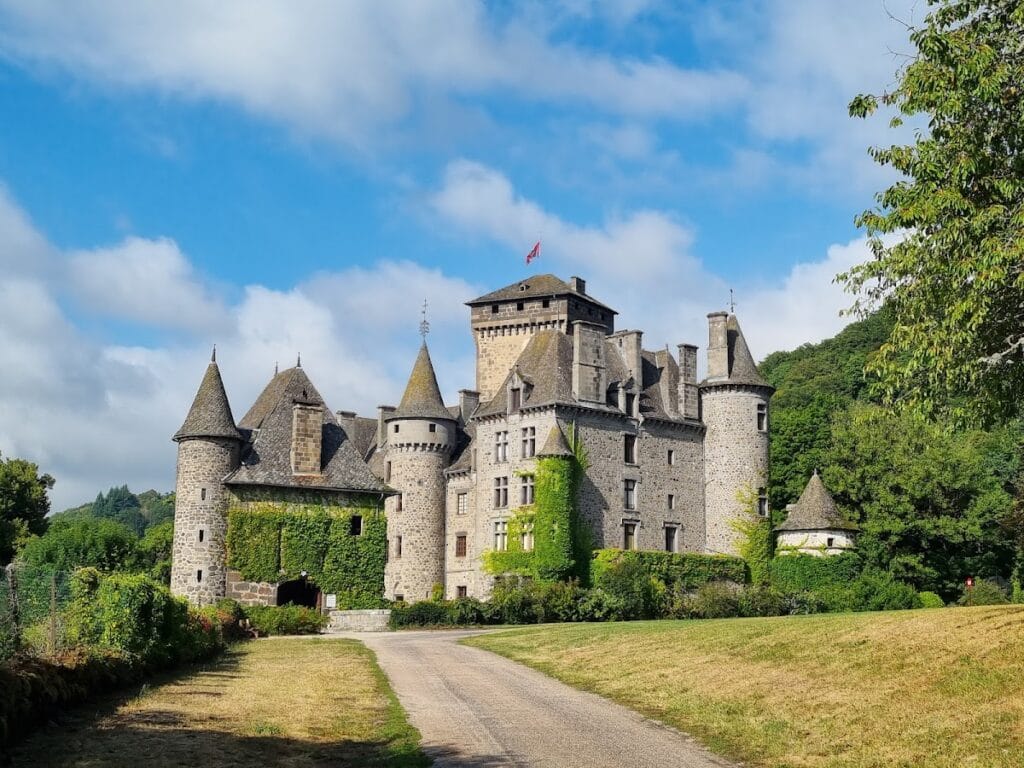 Castle of Pesteils: A Medieval Fortress and Residence in France 2 Castle of Pesteils