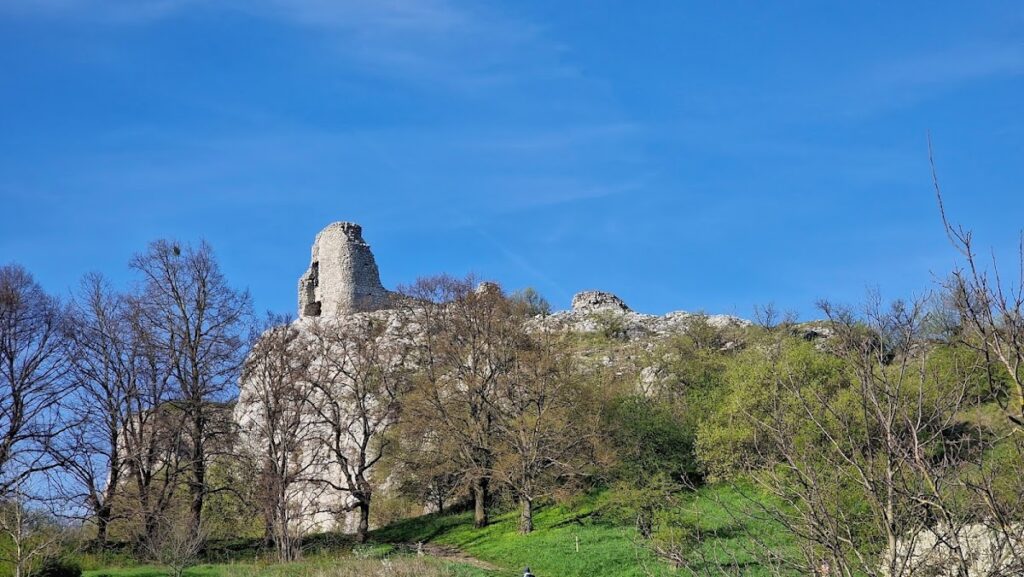 Sirotčí hrádek: A Gothic Castle Ruin in the Czech Republic 8 Sirotčí hrádek
