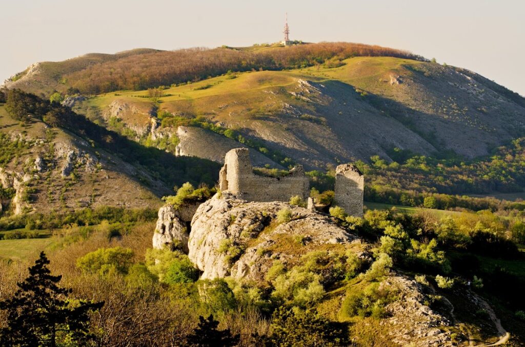 Sirotčí hrádek: A Gothic Castle Ruin in the Czech Republic 10 Sirotčí hrádek