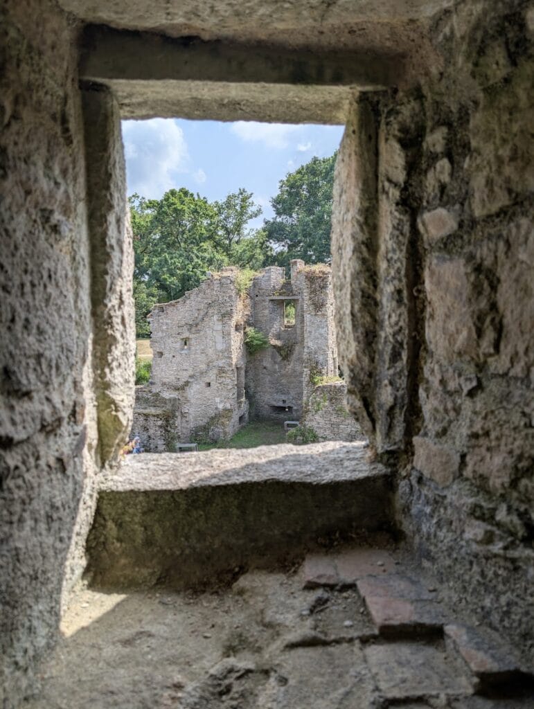 Château de Ranrouët: A Medieval Fortified Castle in France 5 Château de Ranrouët