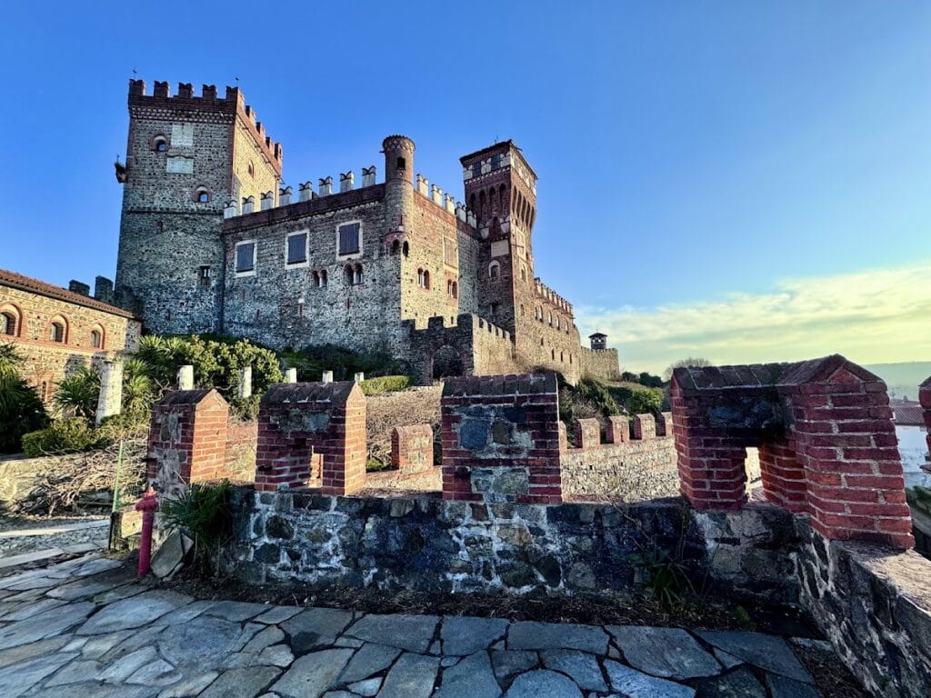 Castello di Pavone Canavese: A Medieval Fortress in Italy 3 Castello di Pavone Canavese