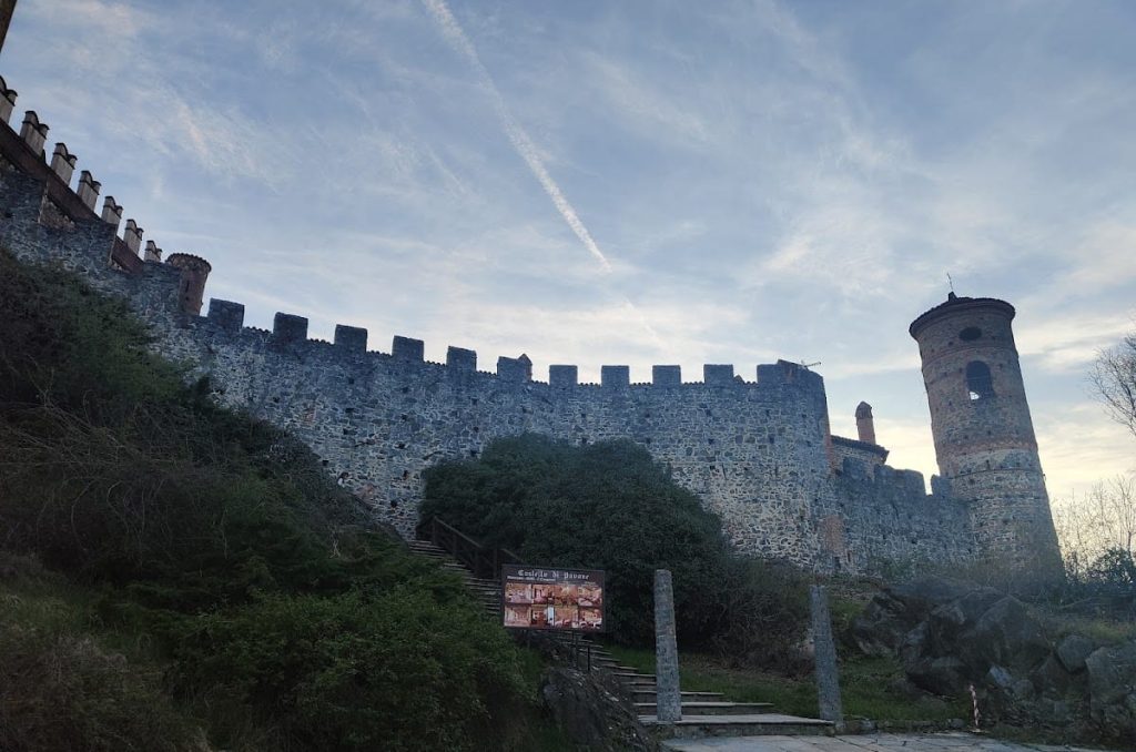 Castello di Pavone Canavese: A Medieval Fortress in Italy 4 Castello di Pavone Canavese