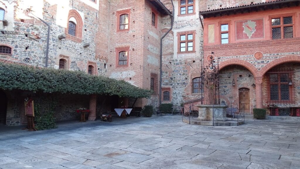 Castello di Pavone Canavese: A Medieval Fortress in Italy 5 Castello di Pavone Canavese