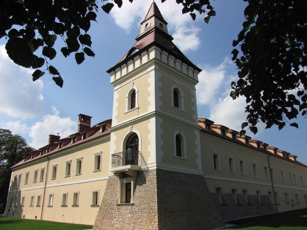 Tarnowice Stare Castle: A Renaissance Castle in Poland 1 Tarnowice Stare Castle