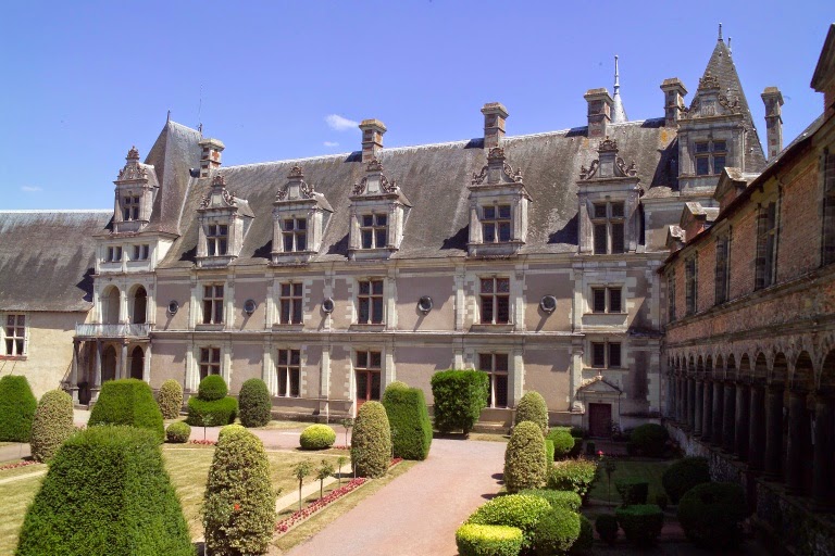 Château de Châteaubriant: A Medieval and Renaissance Castle in France