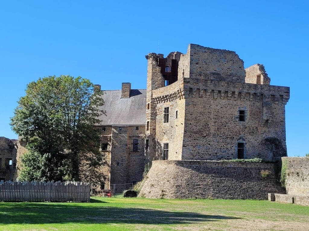 Château de Châteaubriant: A Medieval Fortress and Renaissance Residence 5 Château de Châteaubriant