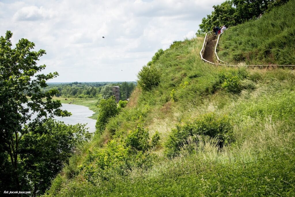 Drohiczyn Castle: A Medieval Administrative and Judicial Seat in Poland 5 Zamek w Drohiczynie