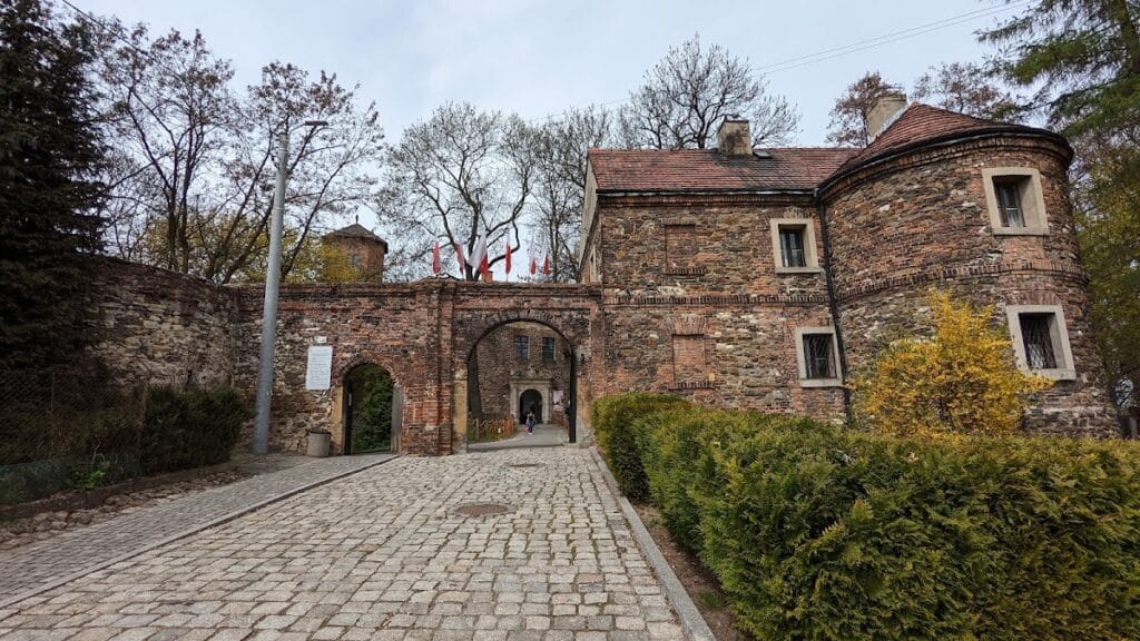 Toszek Castle: A Medieval Fortress and Renaissance Residence 4 Toszek Castle