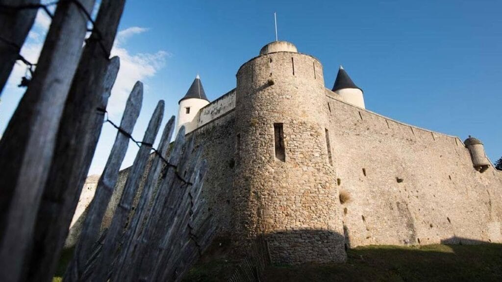Château de Noirmoutier: A Medieval Fortified Castle in France 1 Château de Noirmoutier