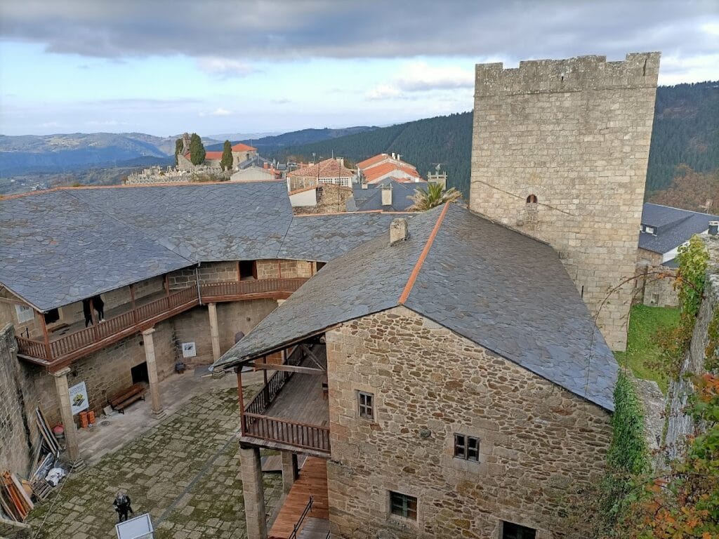 Castelo de Castro Caldelas: Medieval Fortress and Renaissance Palace in Spain 2 Castelo de Castro Caldelas