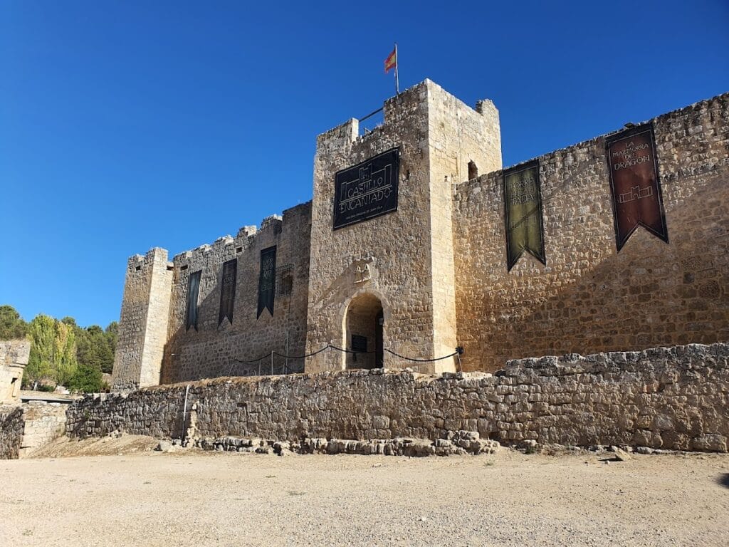 Castle of Trigueros del Valle: A Fifteenth-Century Noble Fortification in Spain 1 Castle of Trigueros del Valle