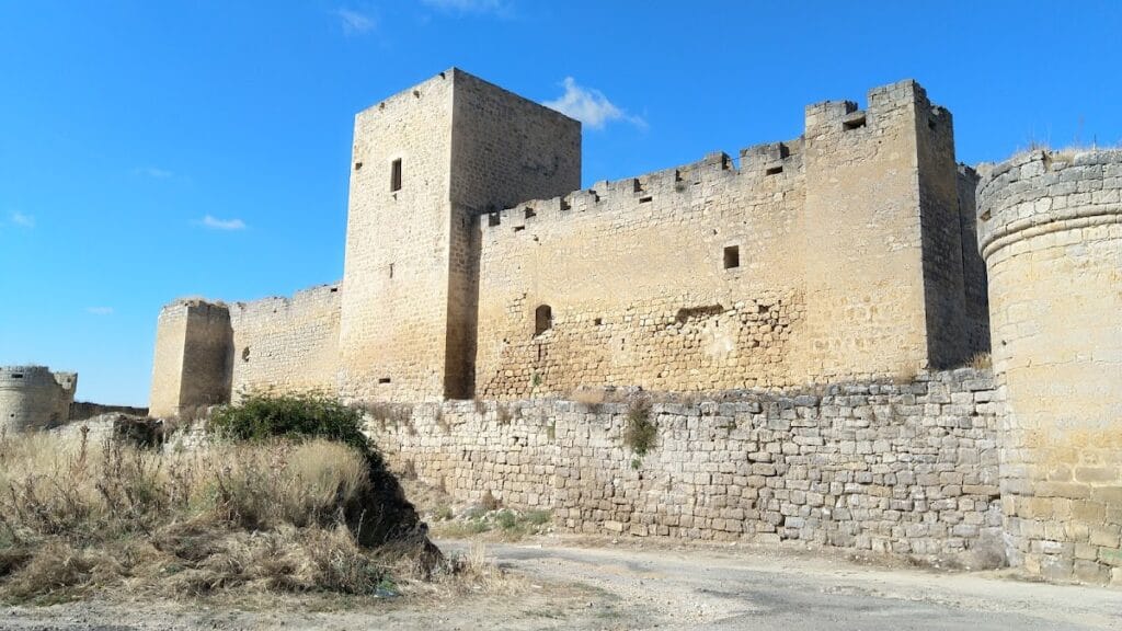 Castle of Trigueros del Valle: A Fifteenth-Century Noble Fortification in Spain 3 Castle of Trigueros del Valle