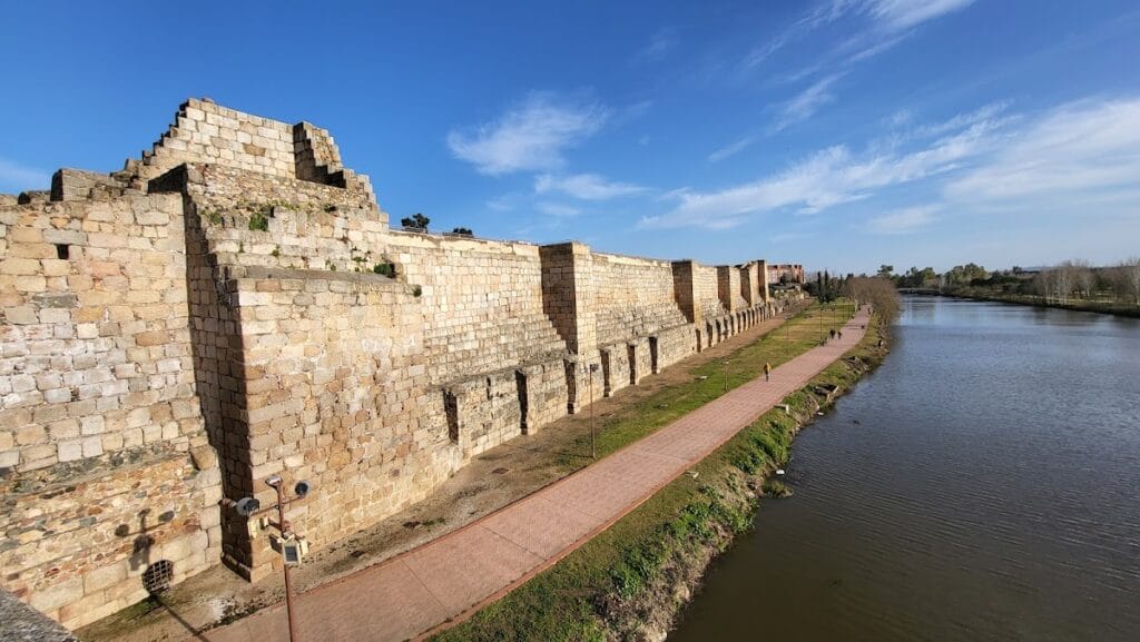 Alcazaba of Mérida: A Ninth-Century Muslim Fortress in Spain 2 Alcazaba of Mérida