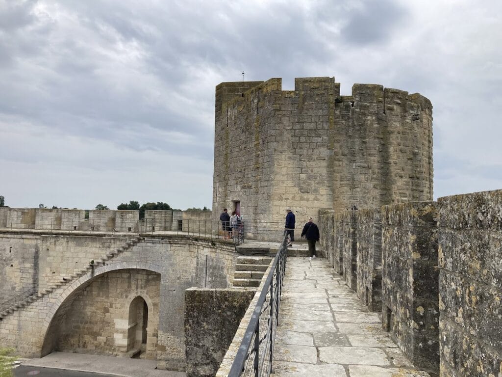 Ramparts of Aigues-Mortes: A Medieval Fortified Enclosure in France 2 Ramparts of Aigues-Mortes