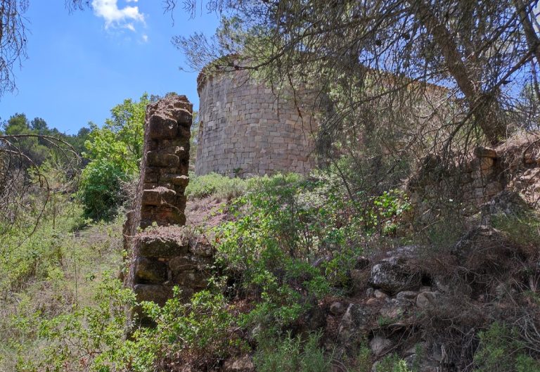 Castell de la Roqueta (Roqueta Castle): A Medieval Frontier Fortress in Spain