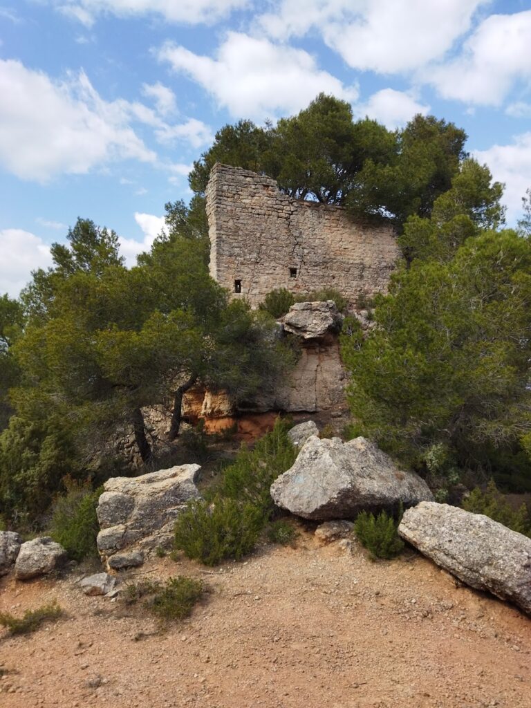 Castell de la Roqueta (Roqueta Castle): A Medieval Frontier Fortress in Spain 2 Castell de la Roqueta