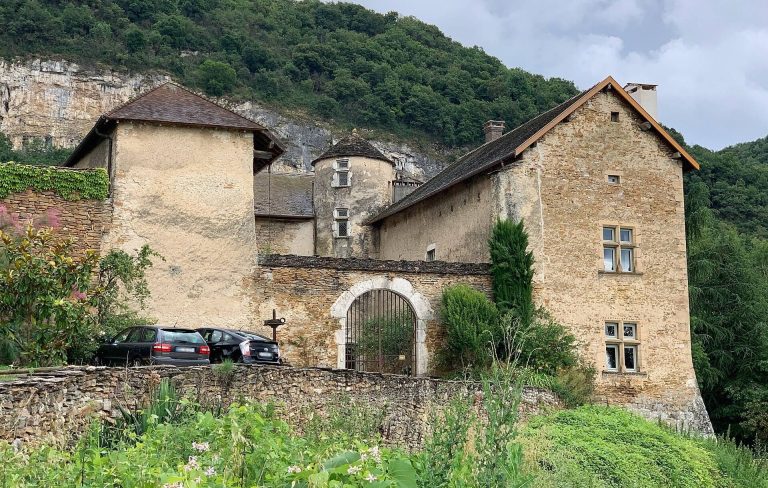 Château du Cingle: A Fortified House in France
