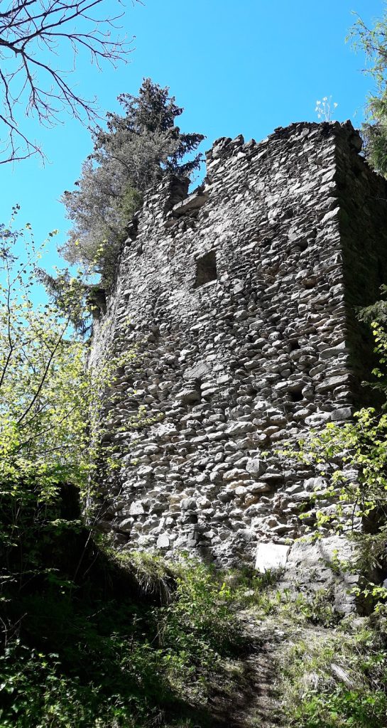 Prägrad Castle Ruins: A Medieval Hillside Castle in Austria 2 Burgruine Prägrad