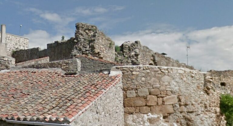Castillo de La Alberguería de Argañán: A Medieval Border Fortress in Spain