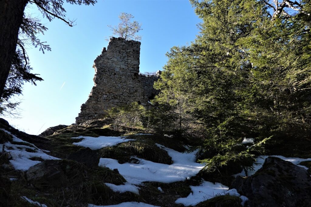 Burg Ehrenfels: A Thirteenth-Century Hilltop Castle in Austria 1 Burg Ehrenfels