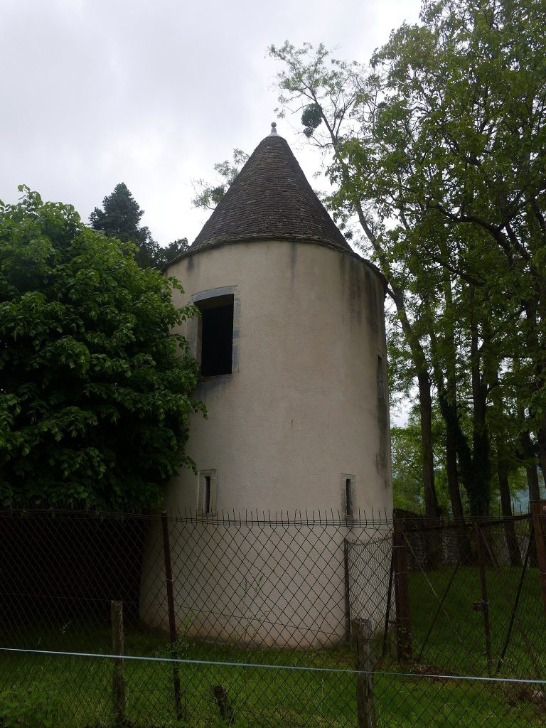 Château de Bonnay: A Protected Historic Estate in France 2 Château de Bonnay