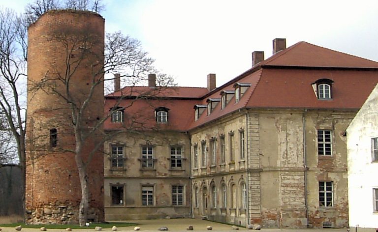 Schloss Zichow: A Medieval Castle and Baroque Palace in Germany
