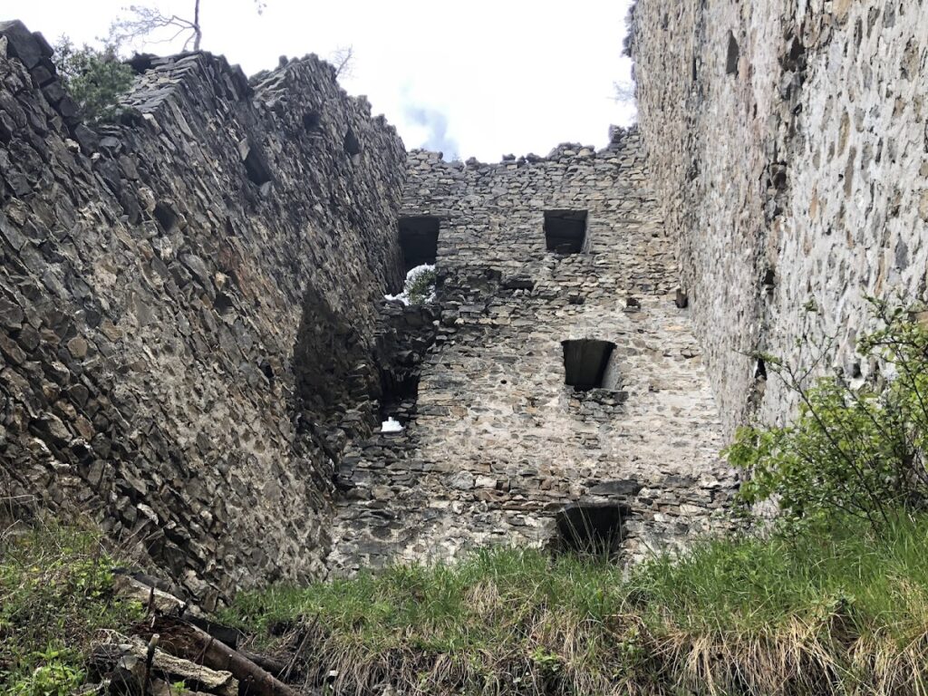Burg Ober-Ruchenberg: A Medieval Hill Castle Ruin in Trimmis, Switzerland 3 Burg Ober-Ruchenberg