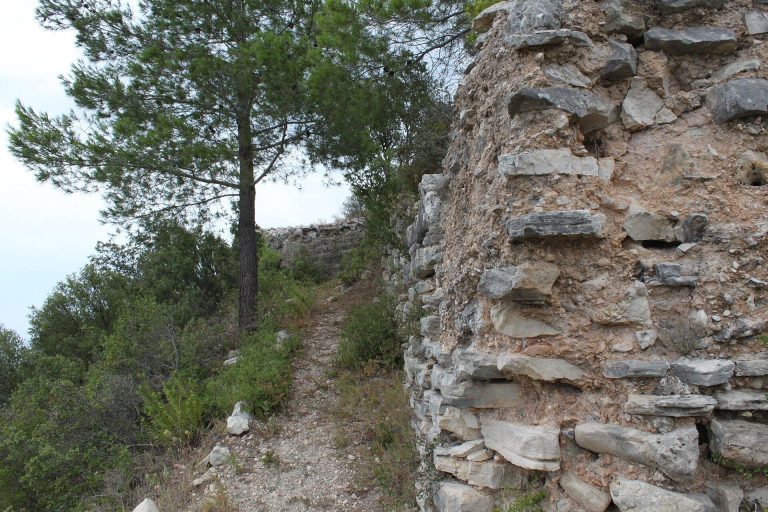 Castle of Carbonera: A Frontier Fortress in Valencia, Spain