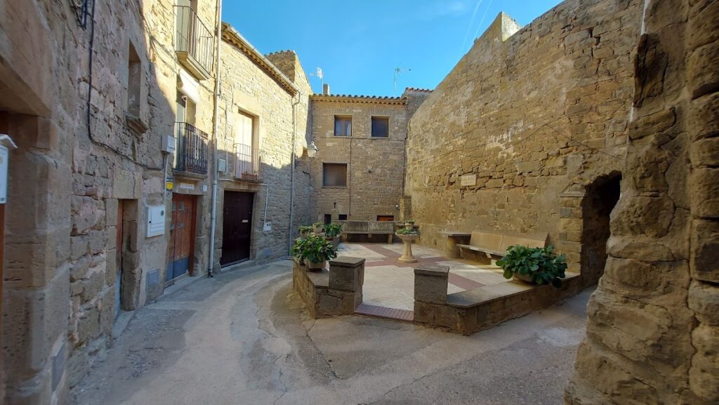 Castell de la Morana: A Medieval Fortress in La Morana, Spain 3 Castell de la Morana