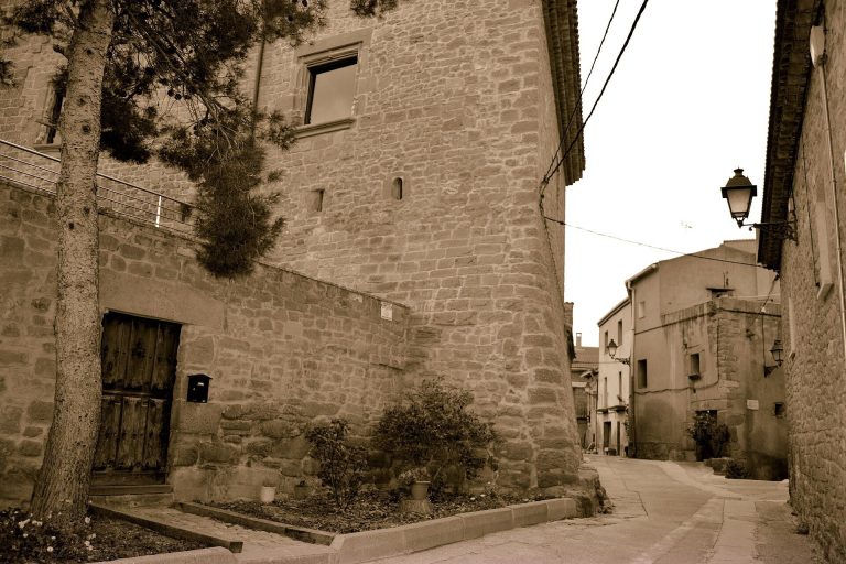 Castell de la Morana: A Castle-Palace in La Morana, Spain