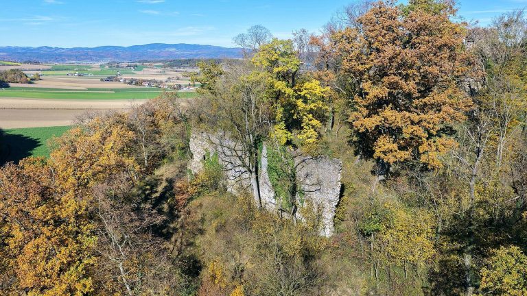 Sichtenberg Castle Ruins: A Medieval Spur Castle in Austria