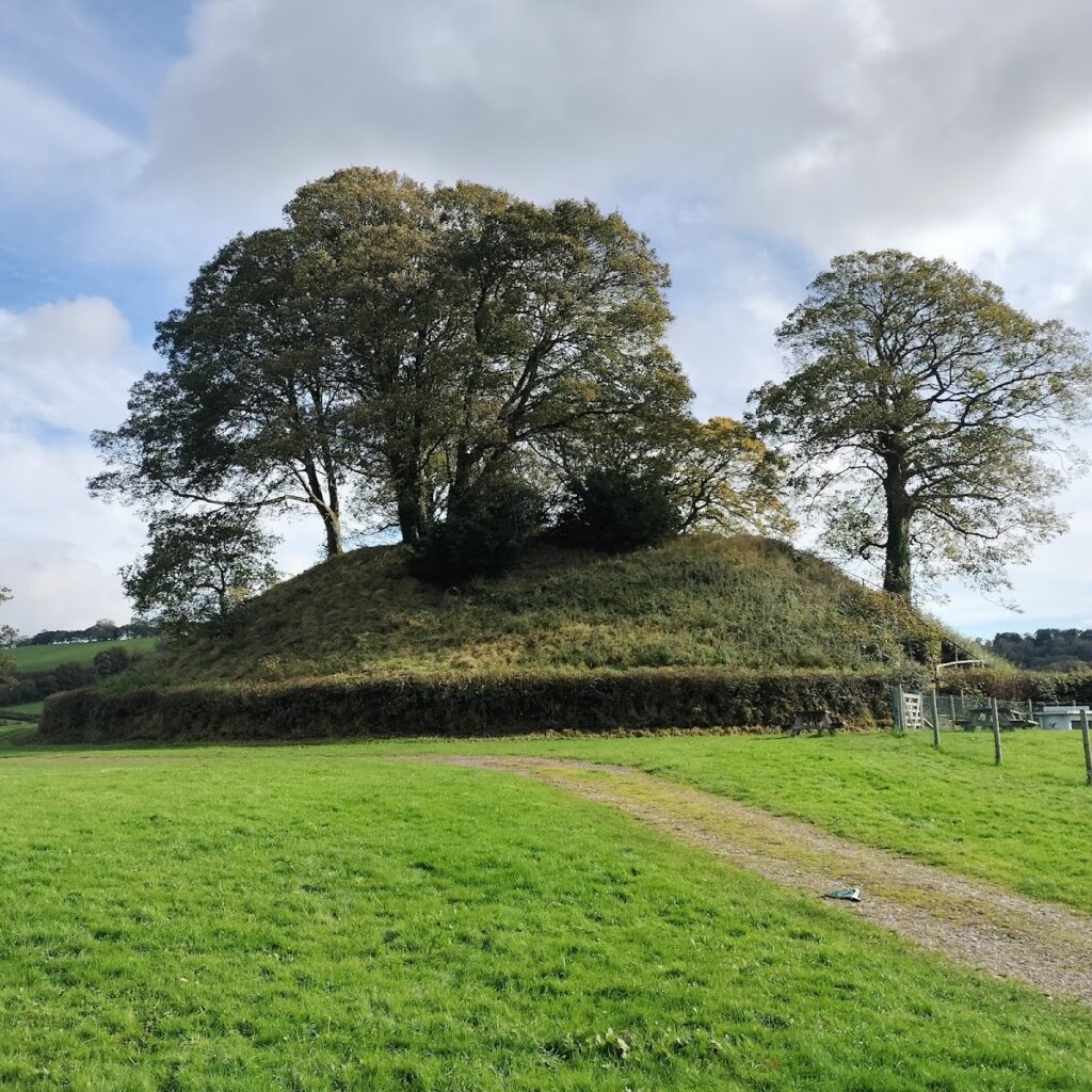 Bampton Castle: A Norman Motte-and-Bailey Fortress 1 Bampton Castle