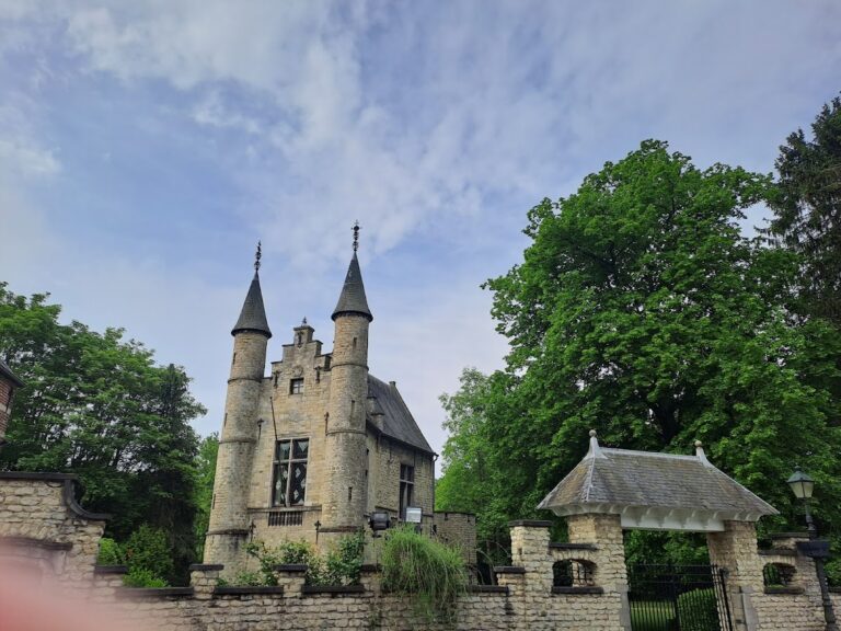 ‘t Hof van Brussel: A Historic Estate in Woluwe-Saint-Lambert, Belgium