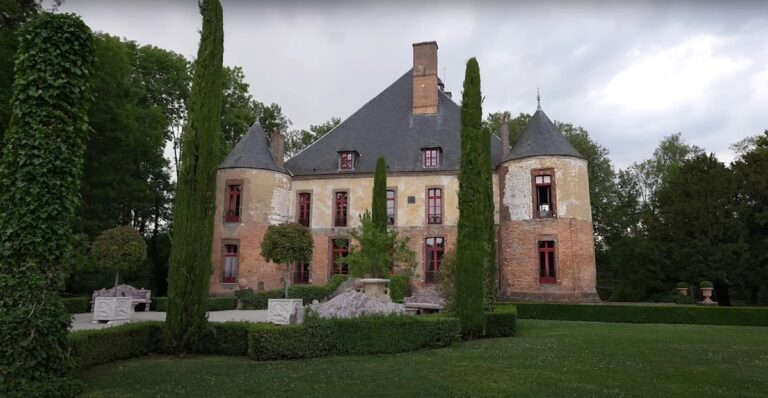 Château de Pouy-sur-Vannes: A Historic Noble Residence in France