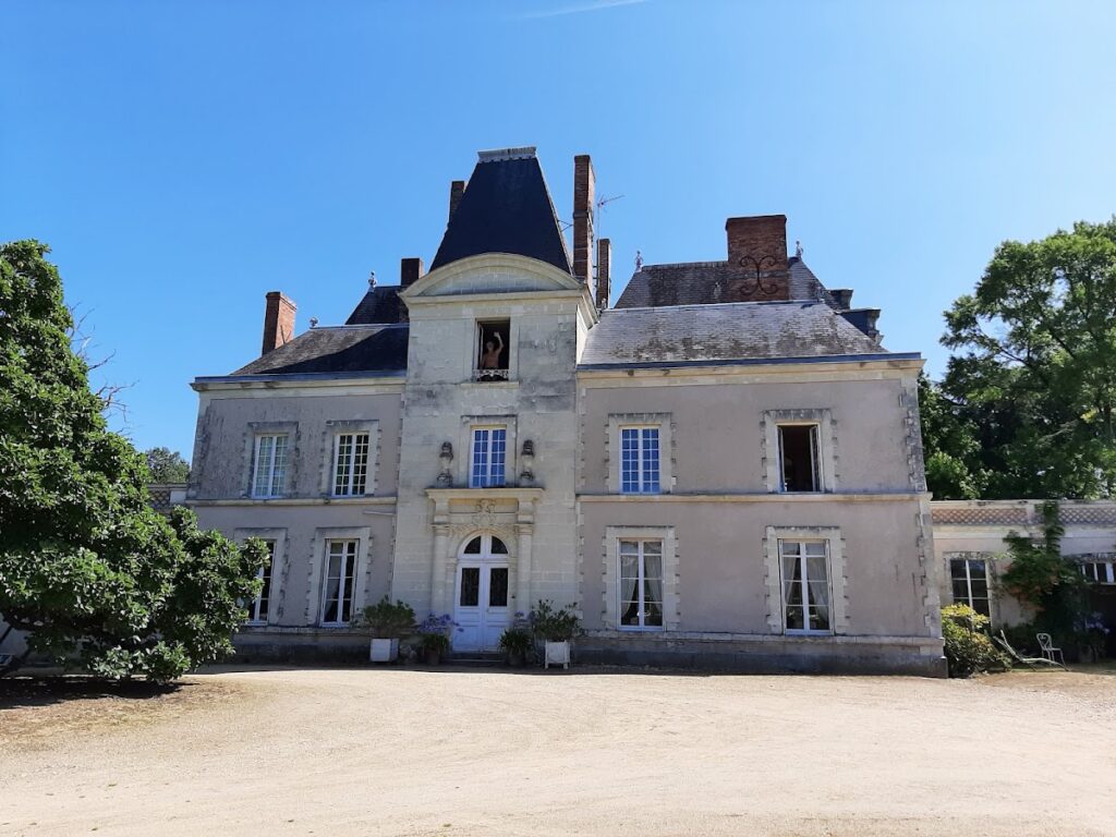 Château de Mirvault: A Nineteenth-Century Private Residence in France 1 Château de Mirvault