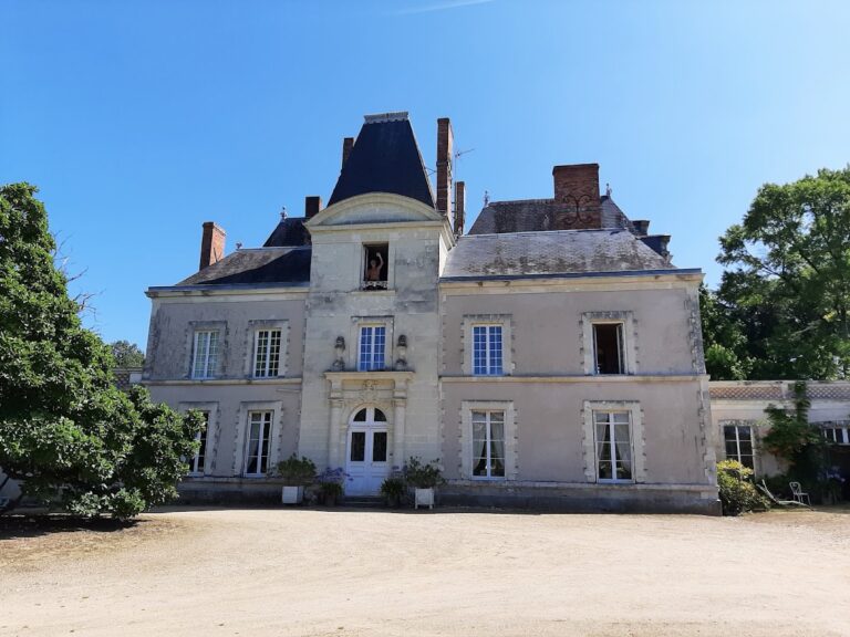 Château de Mirvault: A Historic French Estate in Azé