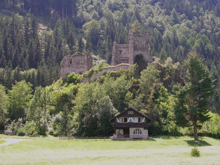 Burg Kienburg: A Ruined Hilltop Castle in Austria