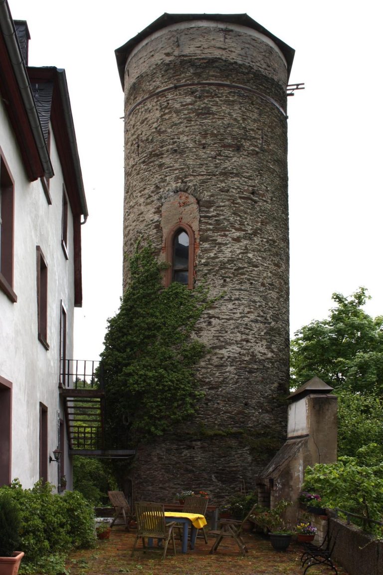 Ziegenberg Castle: A Medieval Fortress and Baroque Palace in Germany